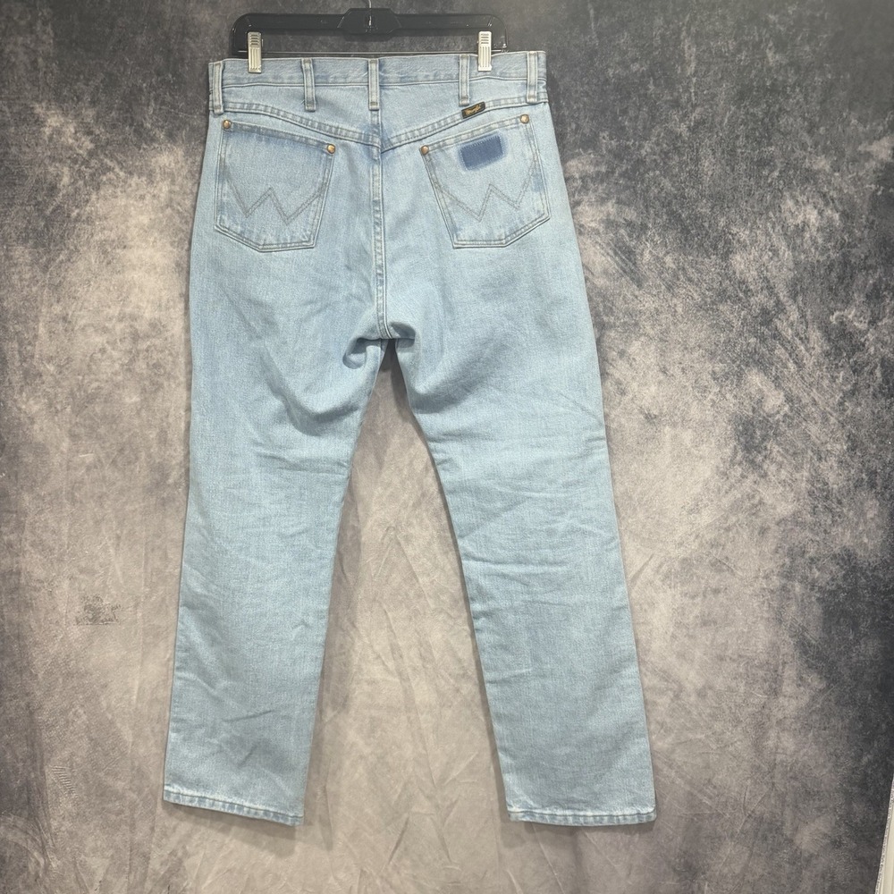 Wrangler Men’s Jeans 36x30 Light Wash Blue Denim Straight Leg Western Cowboy
